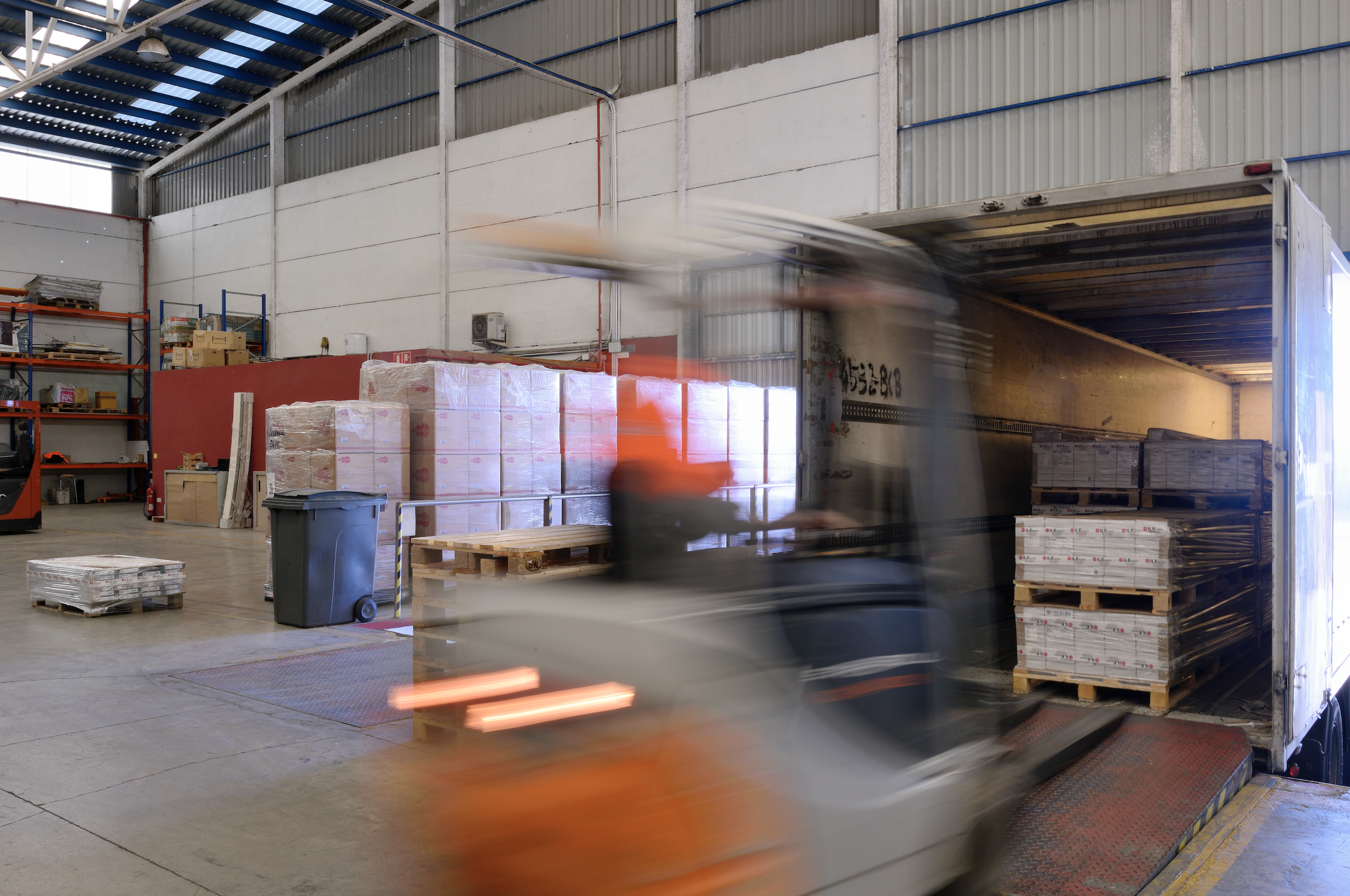 ILES Spain logistica